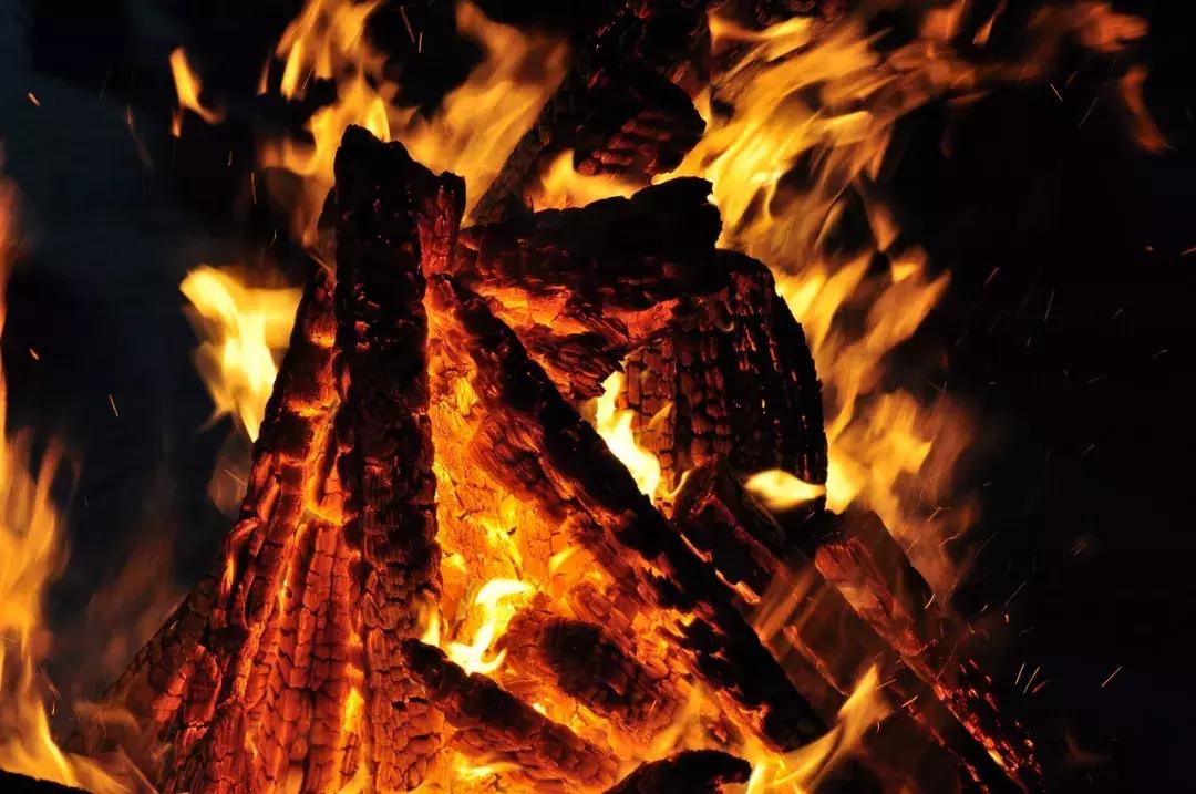 几个闺蜜自驾游的视频,一群闺蜜旅行视频