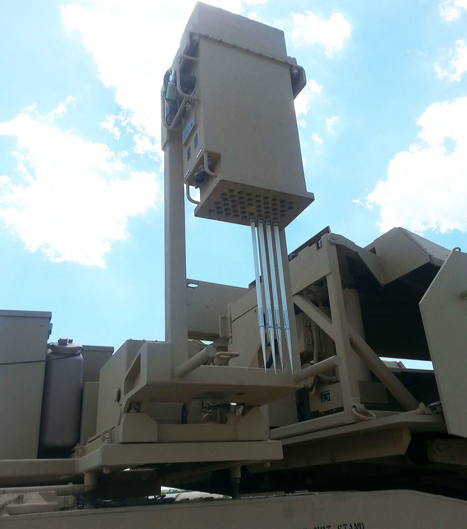 悍匪袭击美军悍马车队的电影,清障扫雷坦克