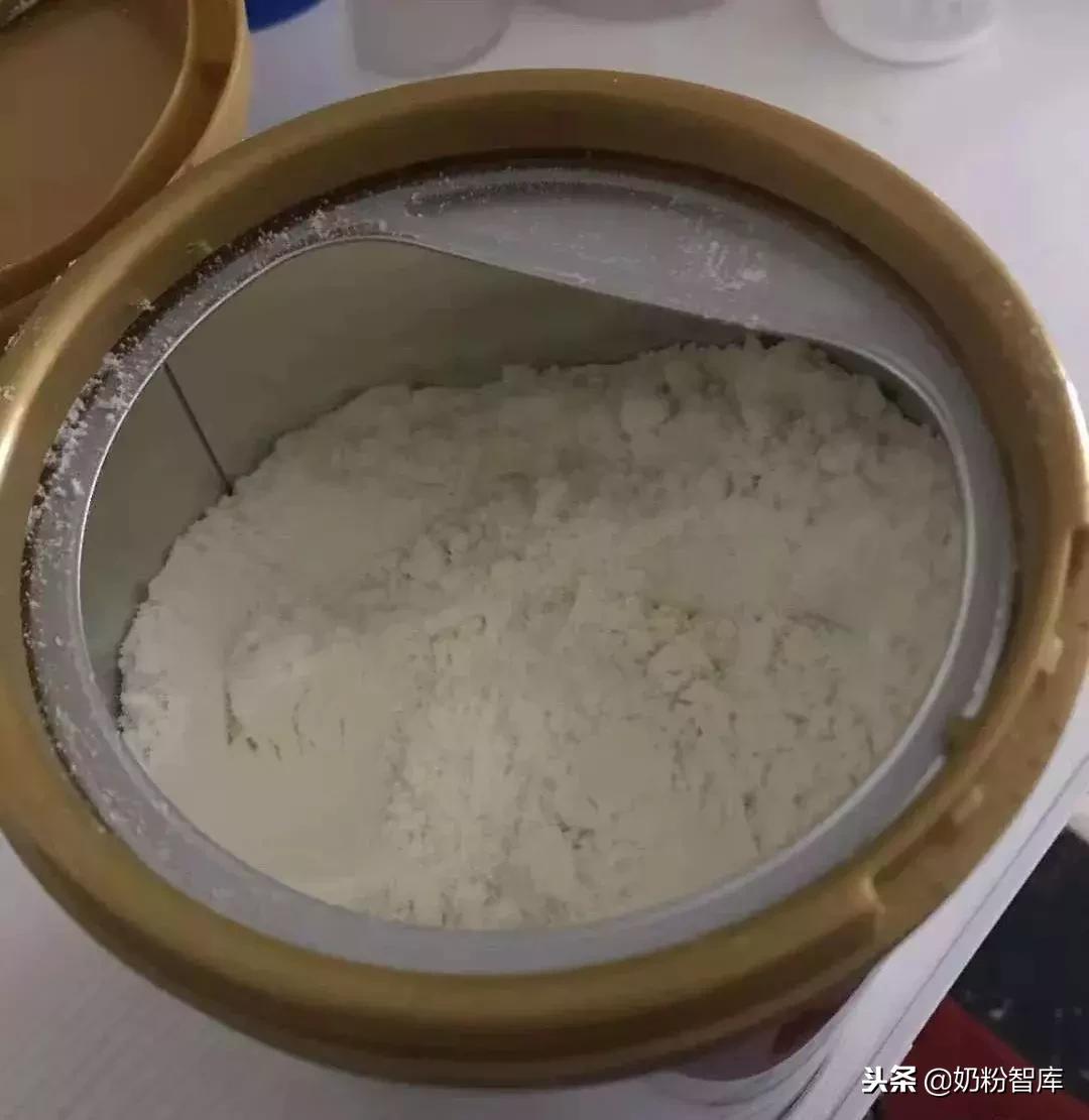 奶粉受潮结块怎么处理,奶粉受潮喝了会怎样
