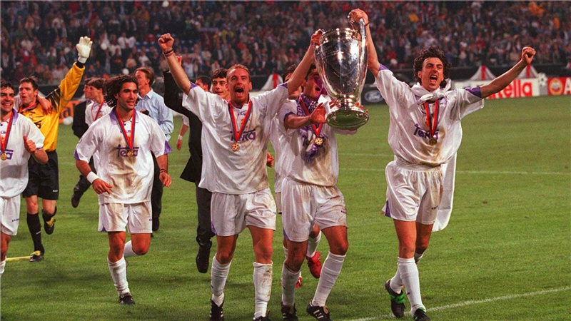 他一度不给劳尔传球，还与尤文有段悬案，在卡佩罗口中大罗也不换