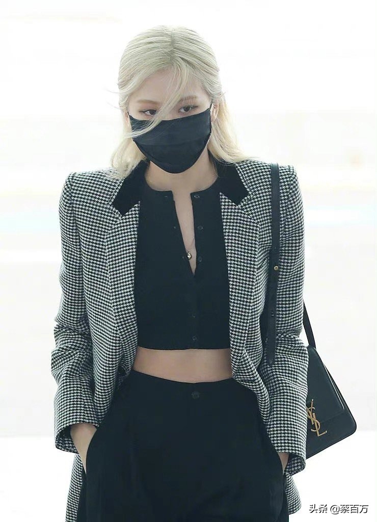 韩国小姐姐穿裙子露脐装,韩国小姐姐露肩