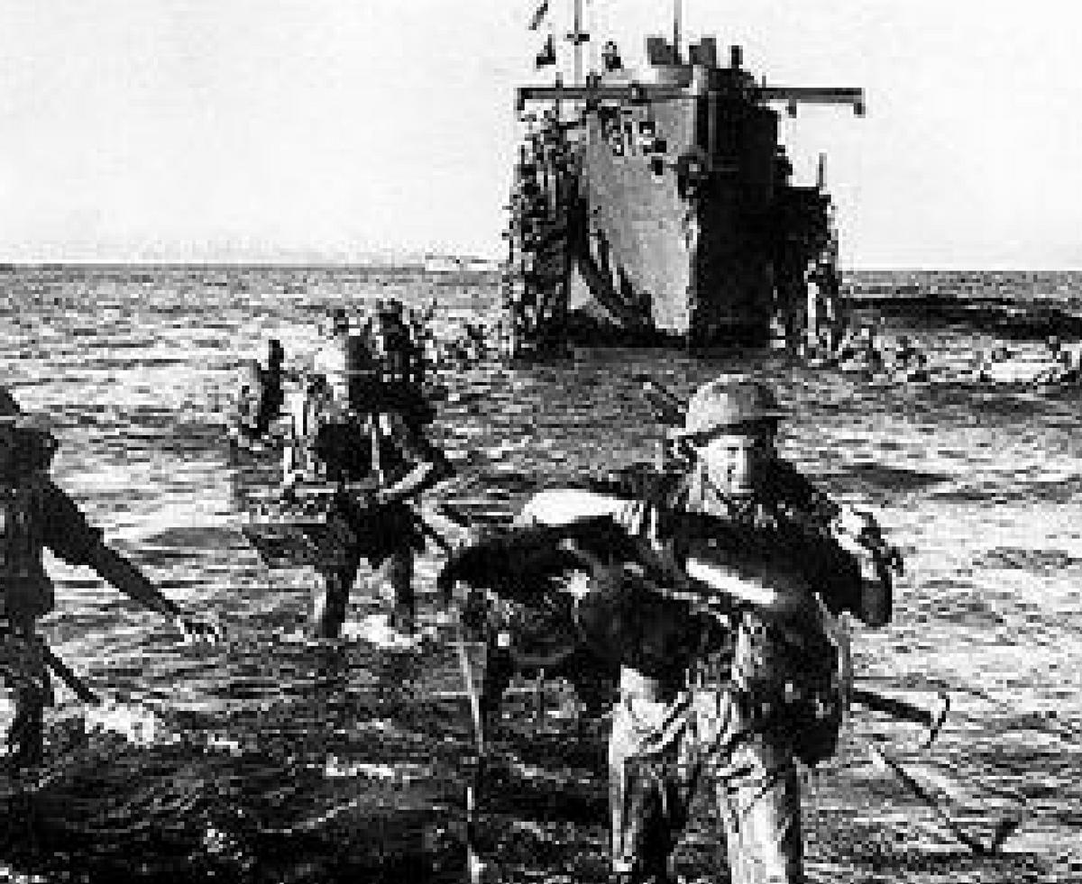 二战轰炸机爆发视频,b27轰炸机二战