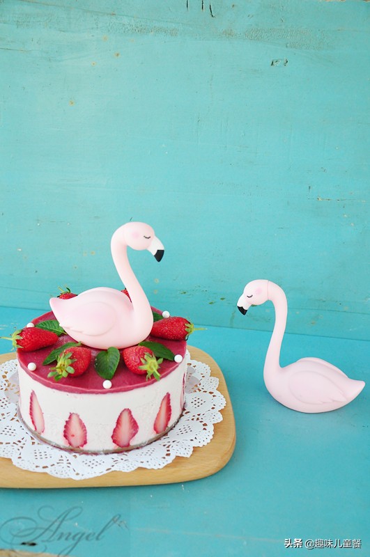 怎样做慕斯蛋糕儿童节,不加鸡蛋的儿童慕斯蛋糕