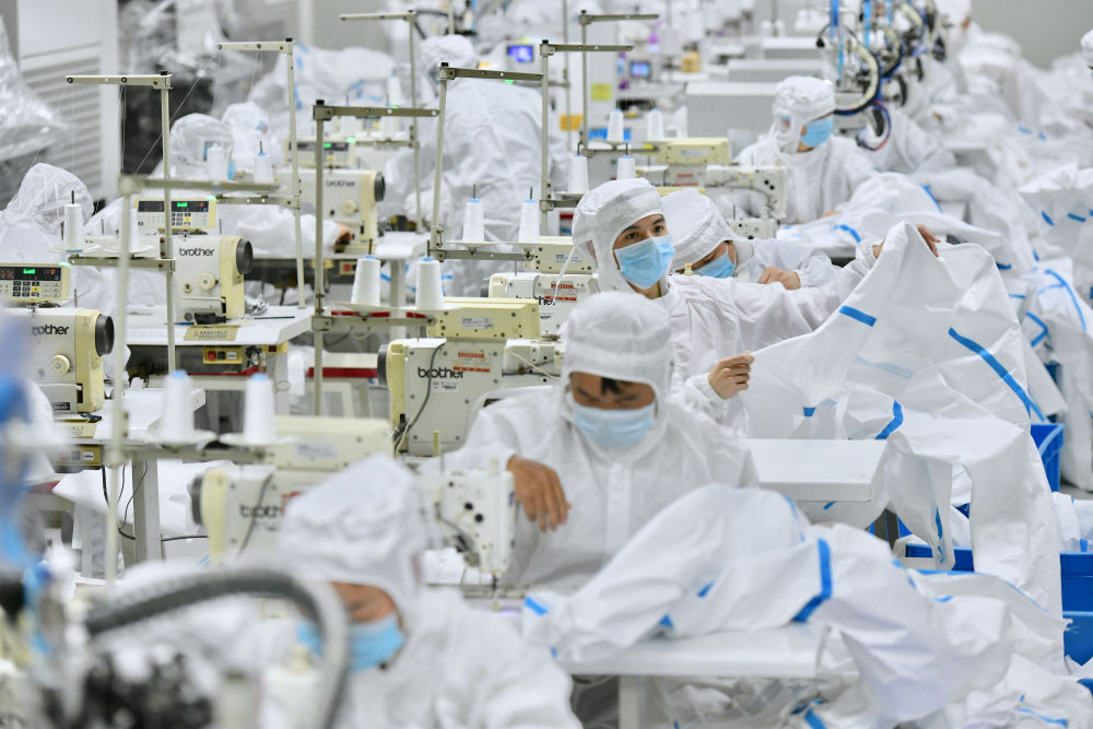 风雨无阻战胜疫情,风雨无阻的坚守在抗疫的路上