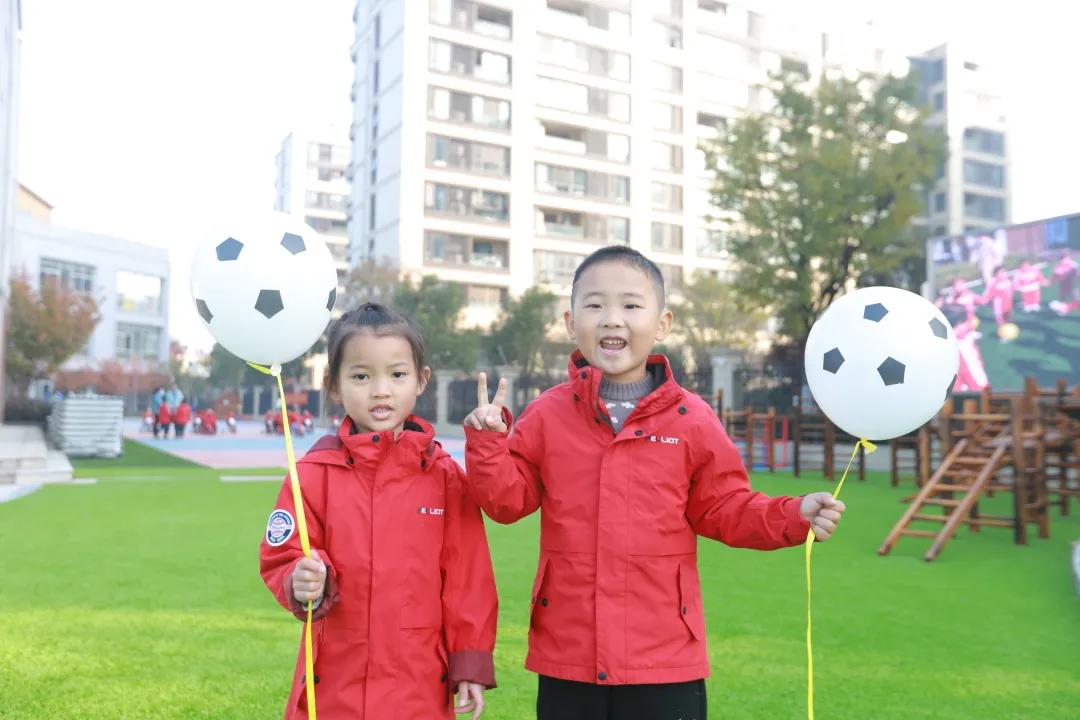 南京市浦口区凤凰幼儿园：放飞足球梦，我们都是小小足球运动员