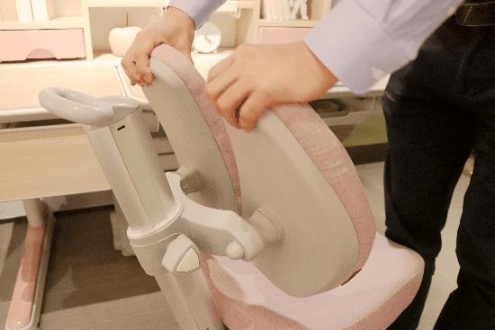 奋进星功能学习桌椅：为孩子的身体健康保驾护航