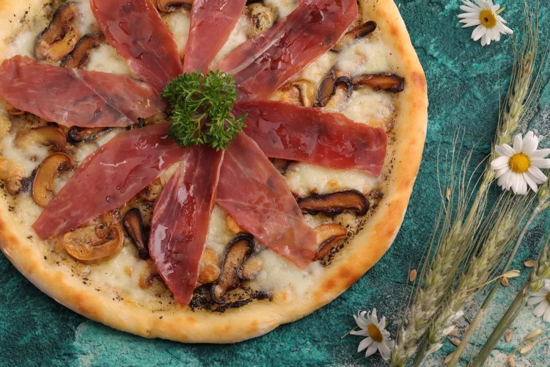 真敢玩！这次北京披萨节他们披着床单就来了