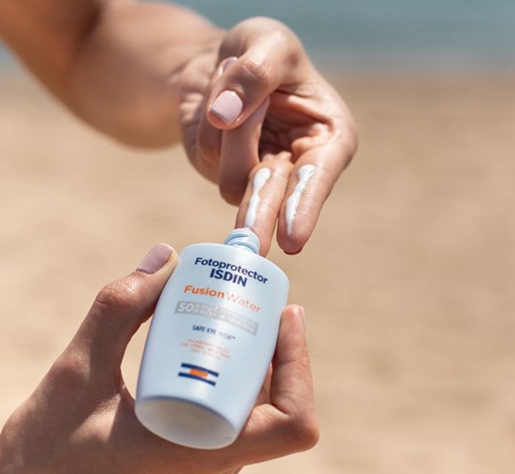 一到夏天就断货？这支水做的防晒液轻薄隐形，西班牙运动队同款！