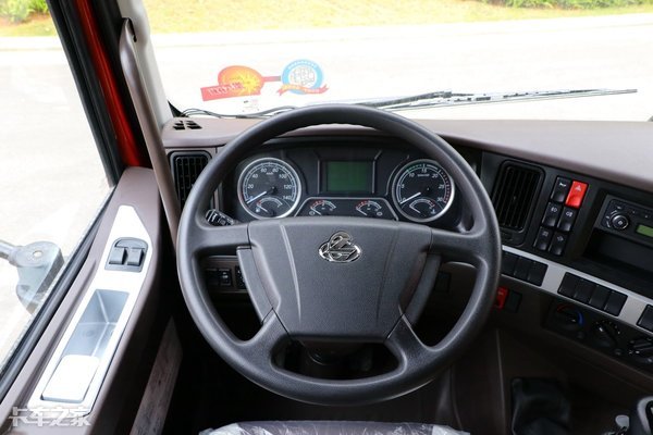 东风天龙4x2港口牵引车,目前最便宜4x2港口牵引车