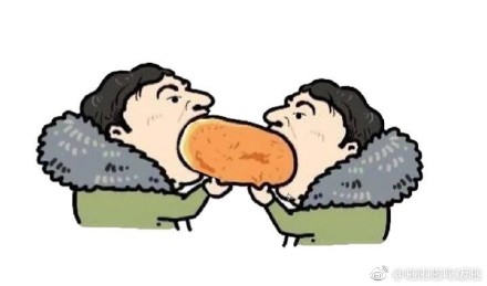 王思聪吃热狗表情包动图,王思聪花式吃热狗