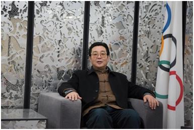 野草诗社理事会向全体诗友和关心、支持诗社的社会各界朋友拜年！