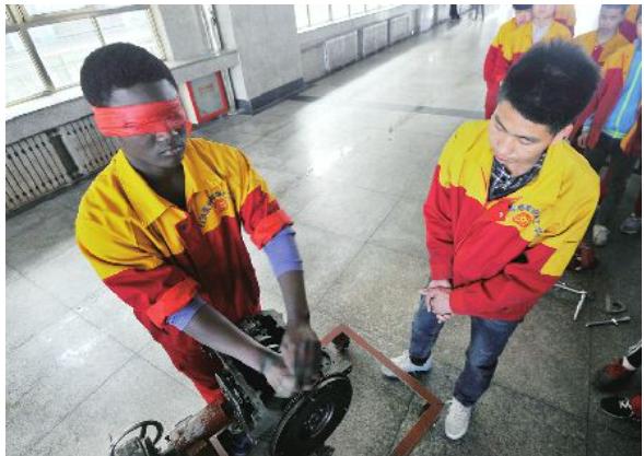 蓝翔学校校长离婚案,蓝翔校长案