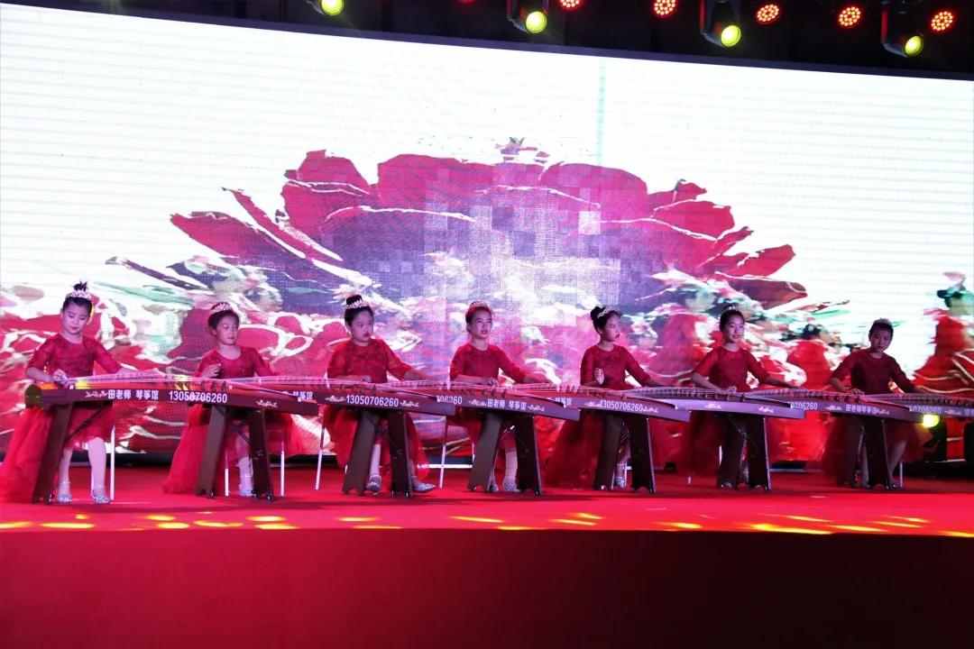 大唐阜新煤制天然气“奋进新时代砥砺再出发”——公司携手新邱区、工程公司举办迎国庆文艺汇演