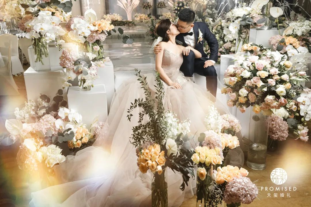 迪拜奢华梦幻婚礼布景,迪拜奢华婚礼布置过亿