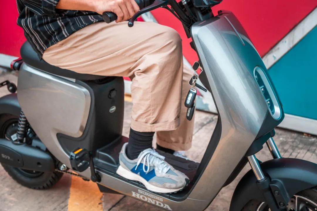 新大洲本田新s07和五羊本田ube对比,新大洲本田s08和五羊本田电动车