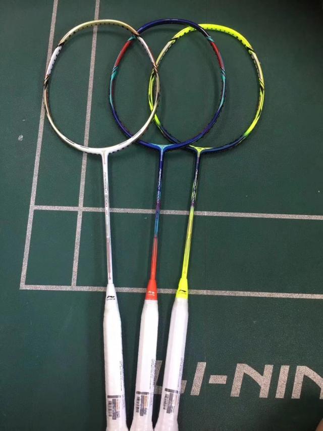 介绍李宁羽毛球拍的视频,李宁中端羽毛球拍合集