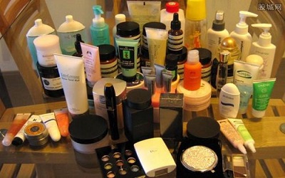 睫毛膏干了又没有化妆品该怎么办,快变干的睫毛膏怎么处理