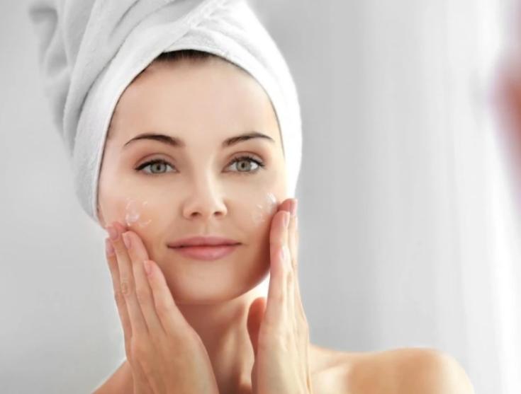 女人绝经了就真的老了吗,女人绝经后就老得很快是真的吗