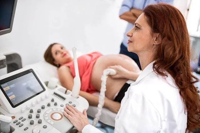 唐艺昕怀孕了还游泳吗,唐艺昕谈孕妇游泳