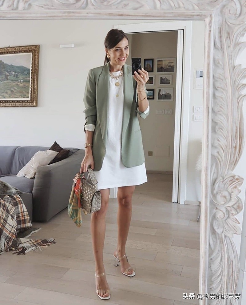 雪纺衫怎么穿好看图解大全,雪纺衫搭配讲解图解女士