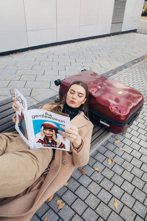 怕行李箱碰坏先砸烂是正解！CrashBaggage登台透明款一看就爱上