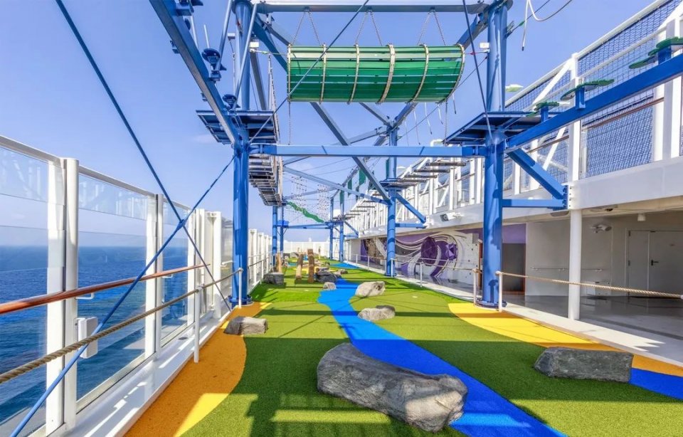 世界梦号邮轮全图,全球最大海上超级城堡