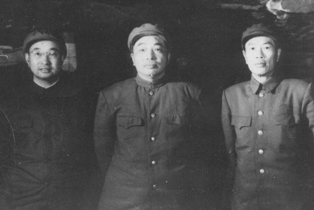 邓华有多厉害？毛主席极力称赞，彭老总：不听邓华言，吃亏在眼前