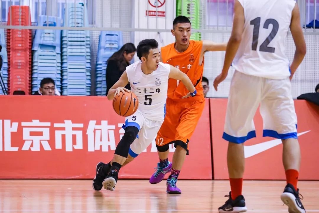 新·十六强齐亮相高中赛场见*力暴**隔扣丨18-19耐克高中联赛