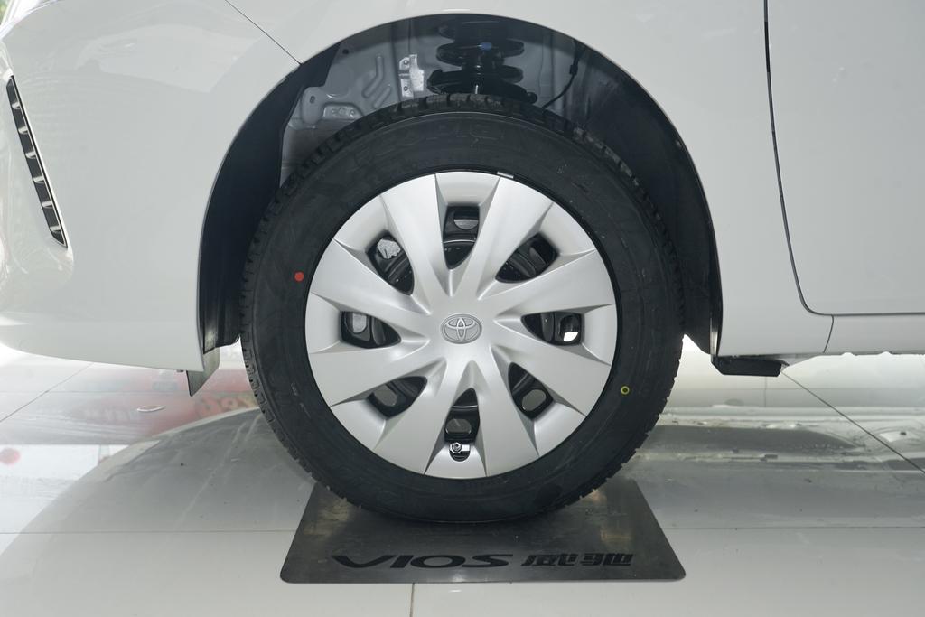 威驰15寸轮毂可以装195轮胎吗,威驰15寸铝合金轮毂多少钱