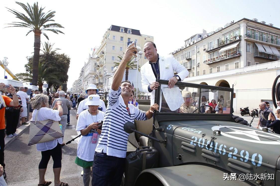 曾花上亿搞阅兵，如今10亿豪宅被拆，天津首富怎么了？