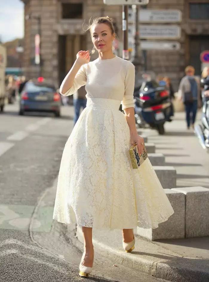 格子裙经典又时髦夏季就该这样穿,早秋建议大家多穿这种万能裙