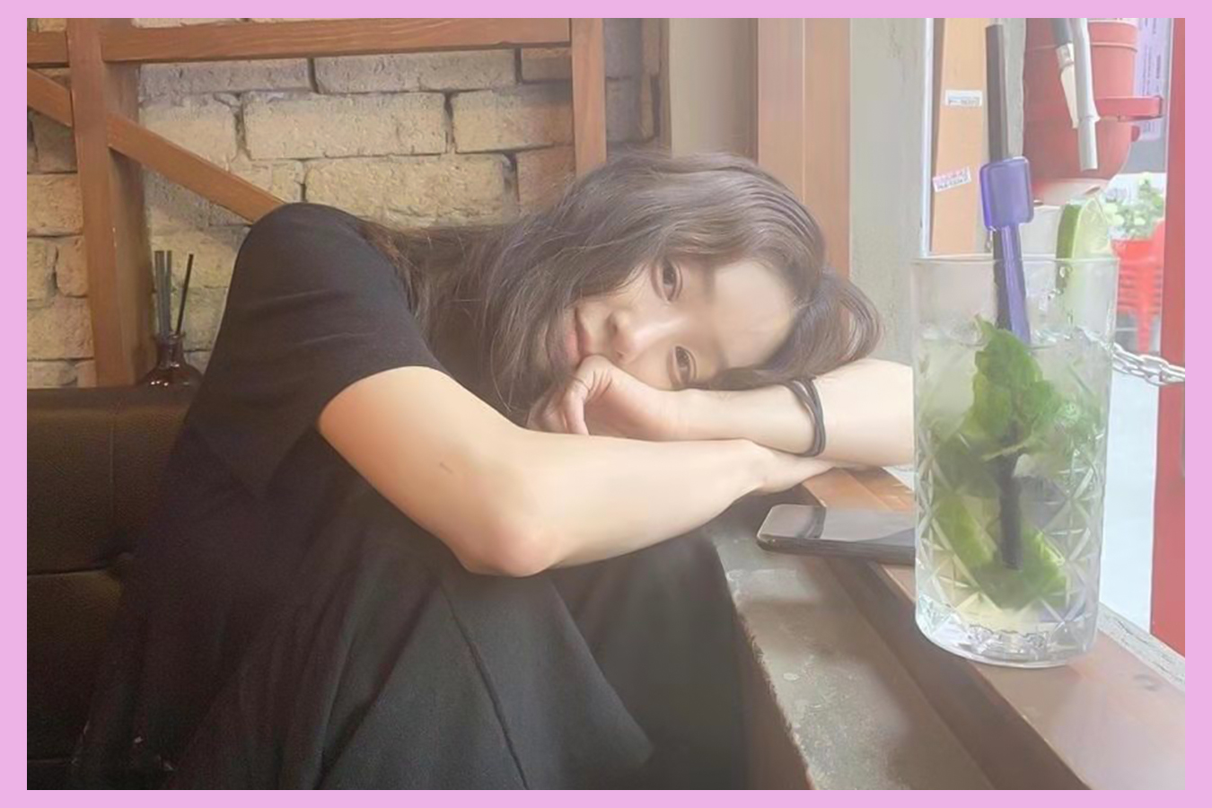 郑丽媛晒穿搭，小卷毛太吸睛，韩国小姐姐的夏天都是这么好看吗