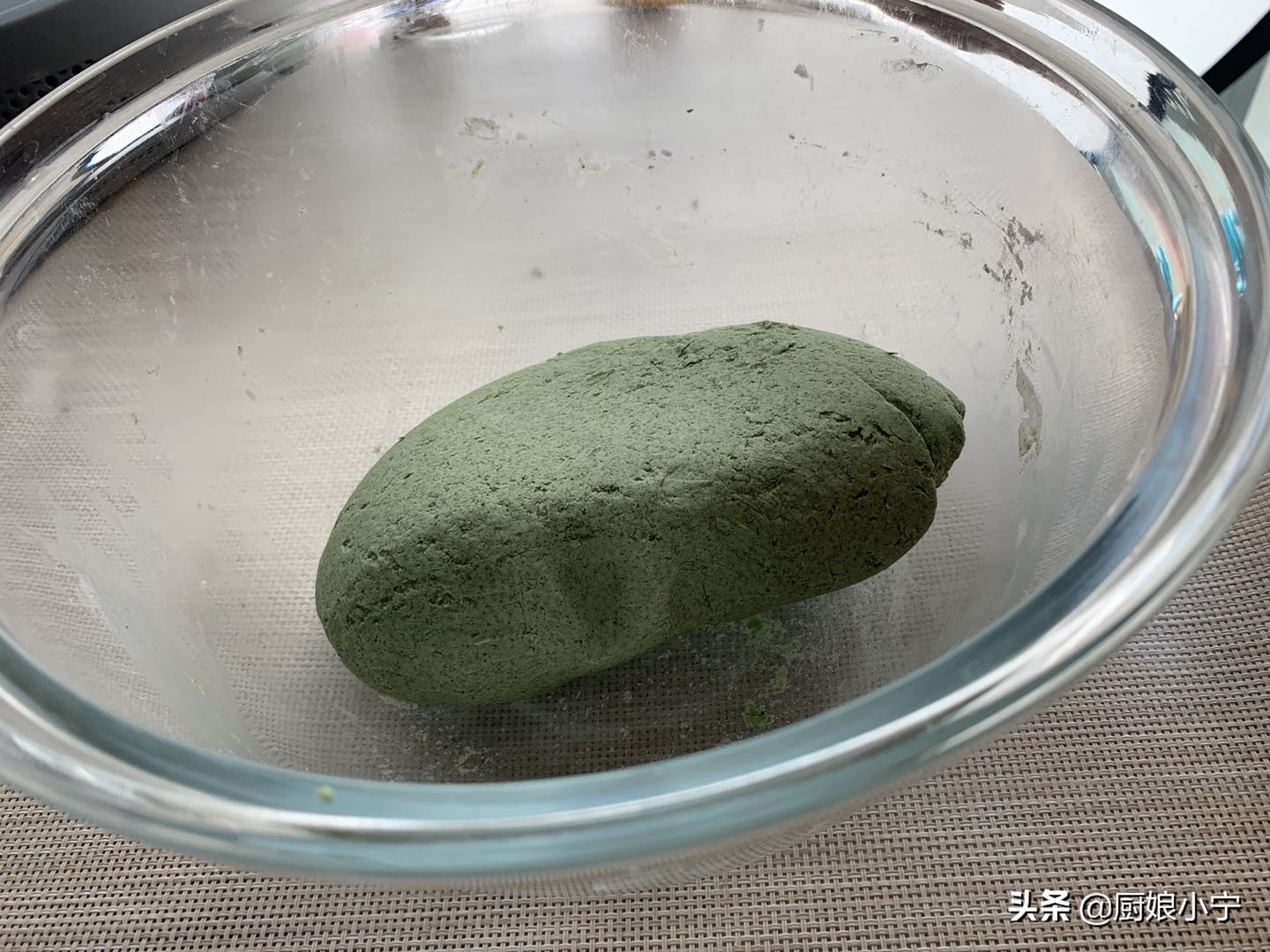 清明节吃青团青团该怎么做,清明节做的青团