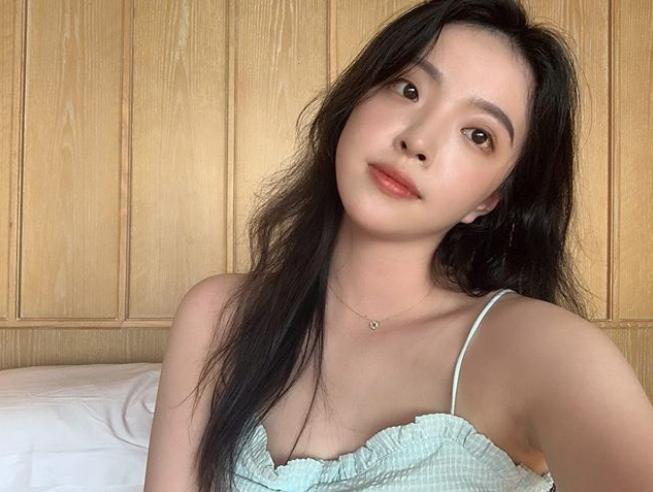 华谊千金晒男友与家人跨年聚会,华谊千金帅气男友