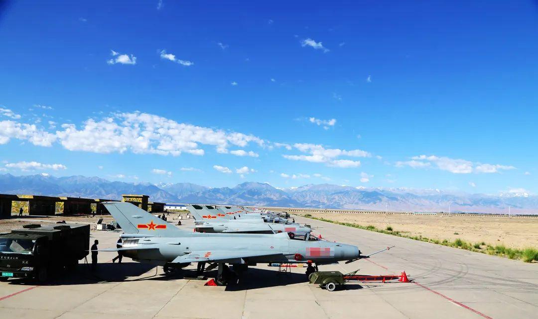 2023年军队文职招聘招多少人,军队文职招聘6000