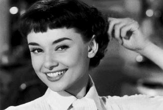 揭秘！天津路这家店，门口停满豪车！还不时有各种靓丽女子进出.