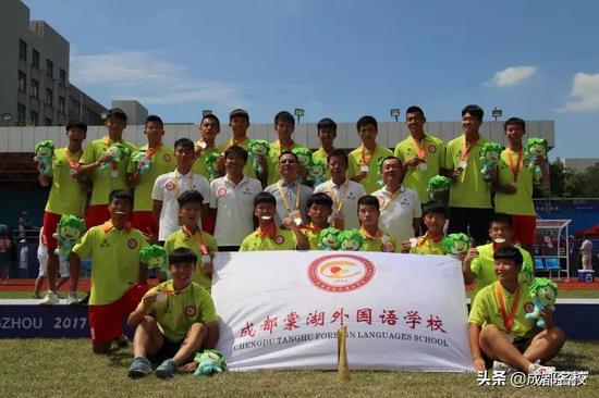 当“成都棠外”唱起了*歌国**，你就知道“成都棠外”又赢了！