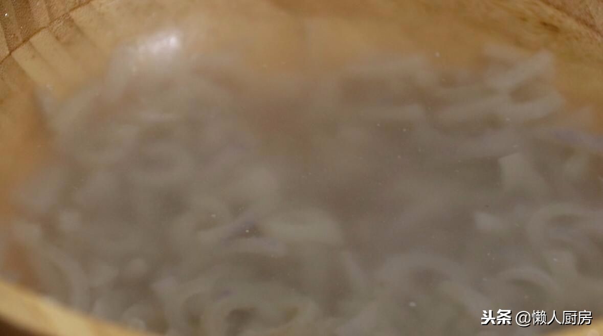 水晶皮冻的正确方法,水晶猪皮清冻的做法