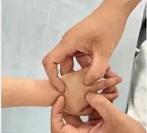 宝宝感冒了吃药见效快好吗,小儿感冒一推就好了