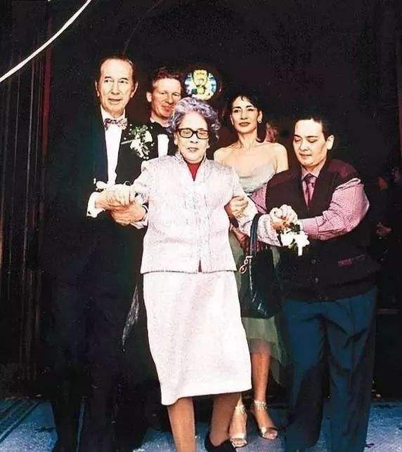 赌王四太两个儿子照片,赌王四太与小女儿关系好不好