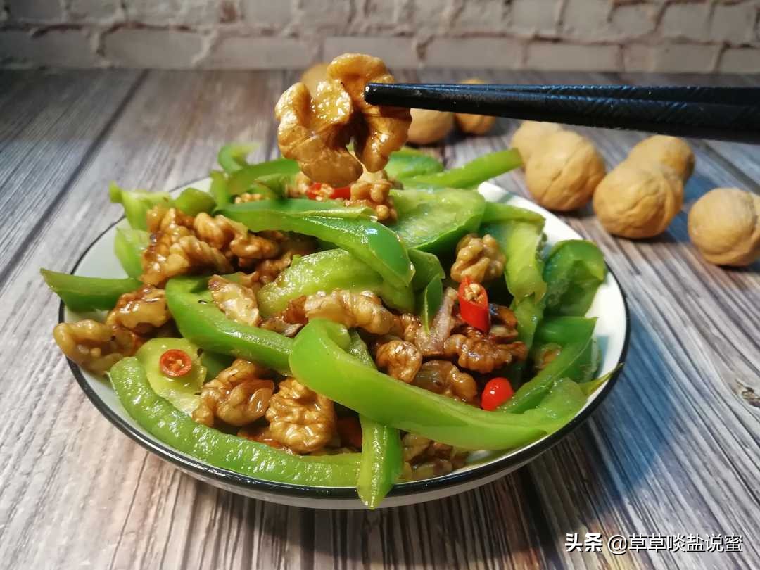 青椒和核桃仁能一起吃吗,冰糖炒核桃仁怎么炒