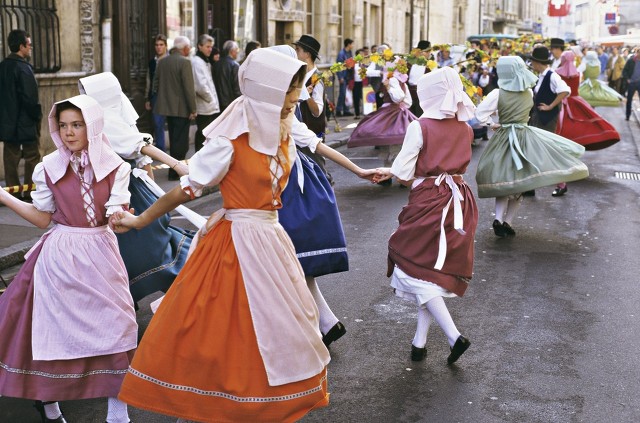 莫泊桑项链反映人什么优点和缺点,喜欢莫泊桑项链的理由