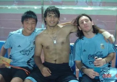 武磊从中场带到禁区,武磊为梅西陪练