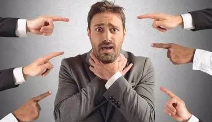 职场如何挖坑同事的技巧,职场怎么对付抢功劳的人