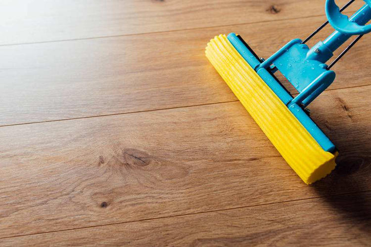 如何解决地板脏的问题,家里的地板又脏又难擦怎么办