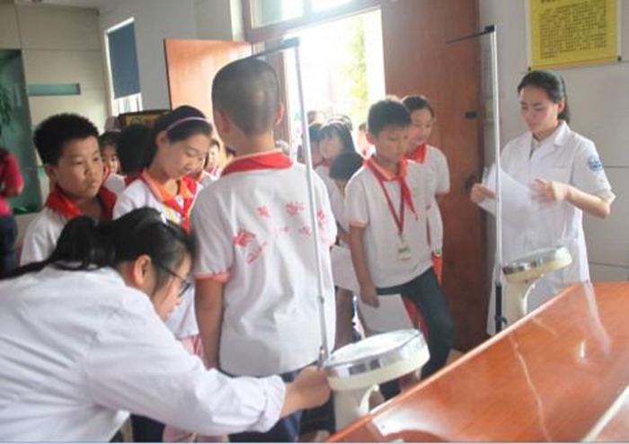 13岁女生身高发育迟缓怎么办,14岁女孩身高停止生长怎么办