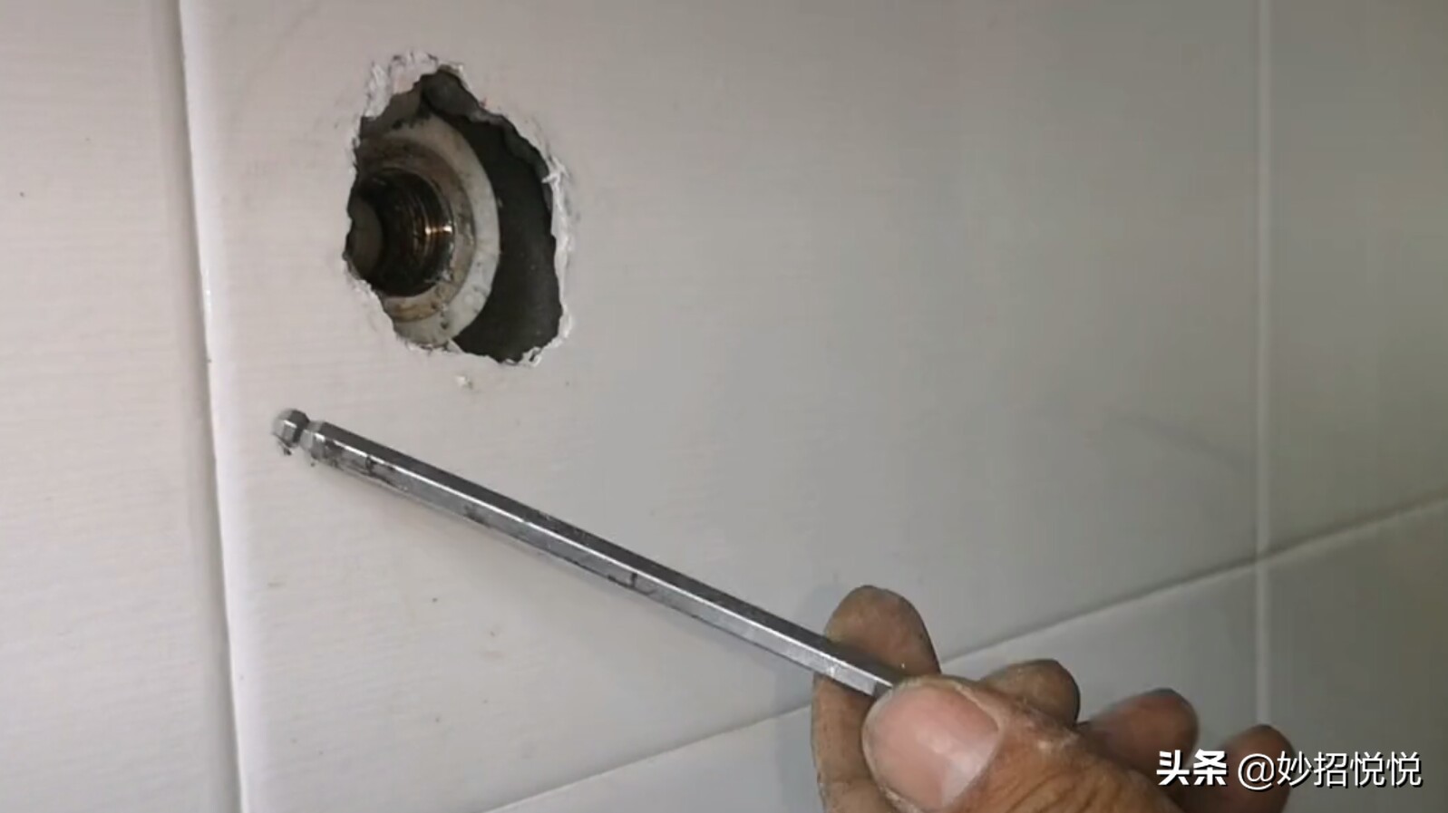 水龙头断在墙里怎么维修,水龙头断墙壁里了怎么更换
