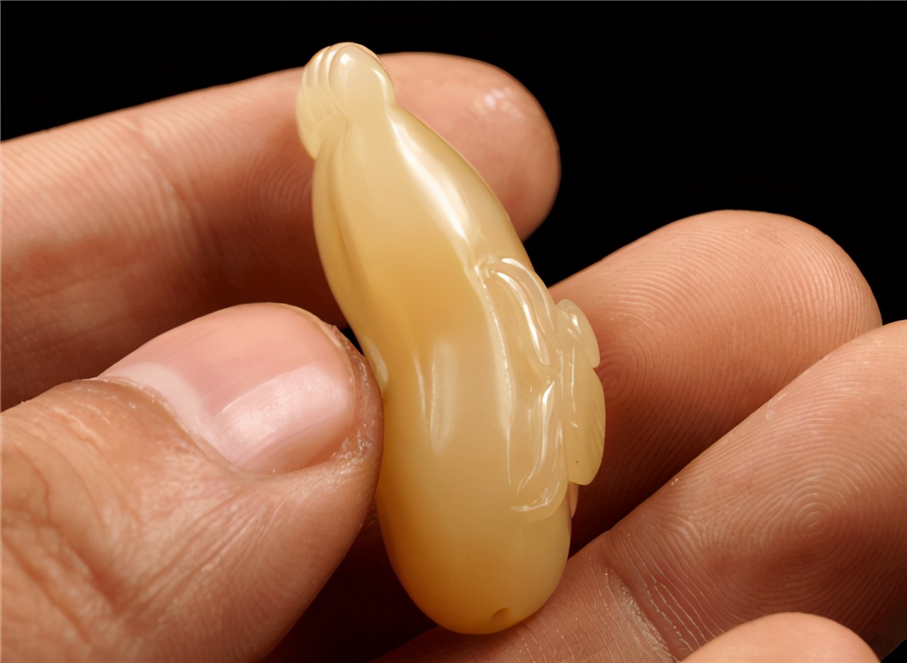 带糖色的玉必定是新疆料么,带糖色的玉石有哪些