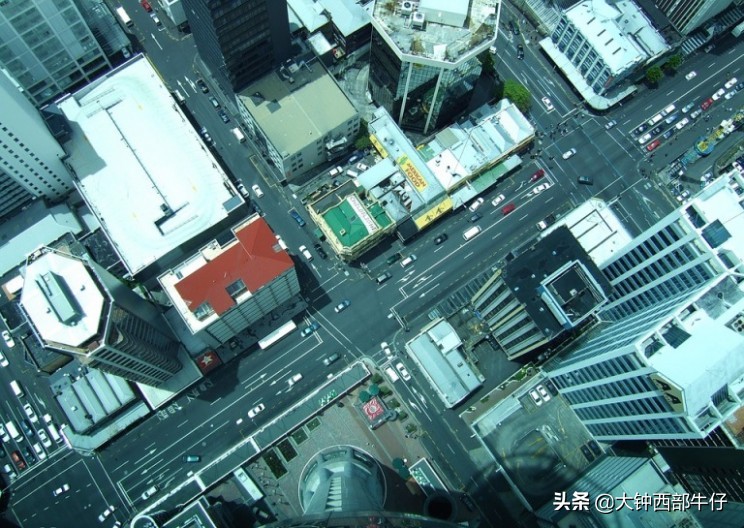 世界上最奇怪的电梯是什么电梯,全世界最快的高速电梯