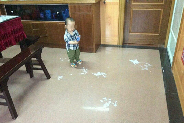 总惹妈妈生气妈妈会气死吗,孩子爱跟妈妈吵架怎么教育